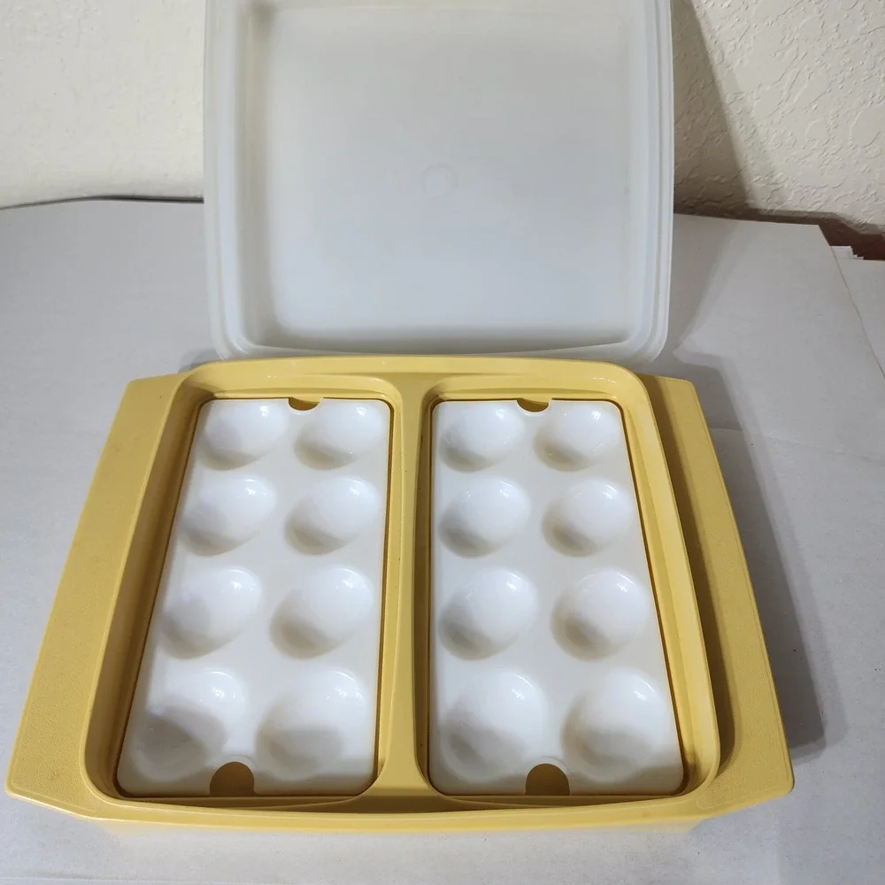 Vintage Tupperware Deviled Egg Carrier Harvest Yellow 723-3 16 Slot Server Lid